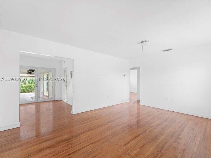 2 bedroom SingleFamilyResidence at 6437 SW 10th St, Alameda, West Miami — photo 5