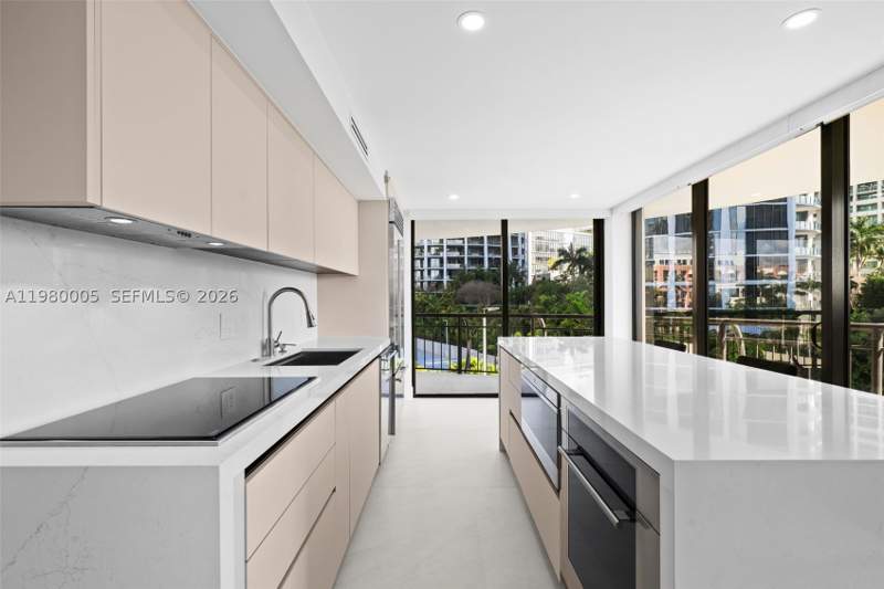 3 bedroom Condominium at 2843 S Bayshore Dr 5F, Grove Towers Condo, Miami — photo 4