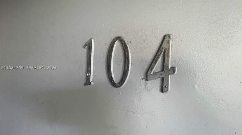 2 bedroom Condominium at 13700 NE 6th Ave 104, The White House Condo, North Miami — photo 4