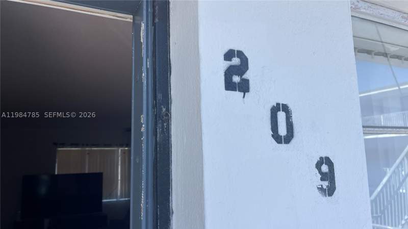 1 bedroom Condominium at 13700 NE 6th Ave 209, The White House Condo, North Miami — photo 4