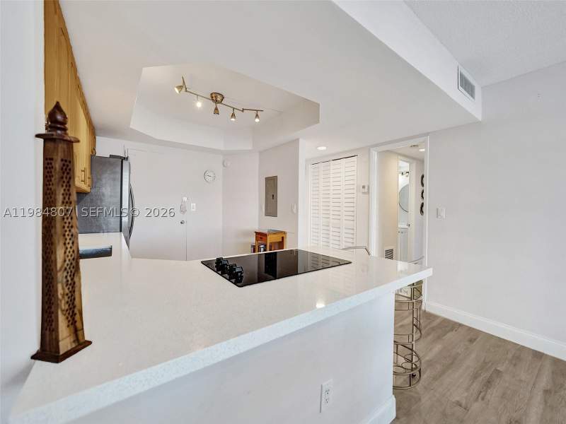 1 bedroom Condominium at 1351 NE Miami Gardens Dr 203E, Buckley Towers Condo - Ea, Miami — photo 4