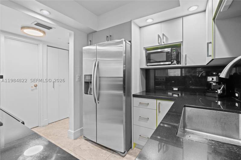 1 bedroom Condominium at 3675 N Country Club Dr 1907, Aventura Eldorado Condo, Aventura — photo 5
