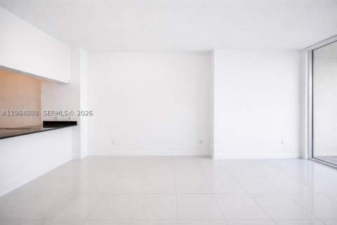 1750 N Bayshore Dr 3811, Miami FL - photo 6 of 27