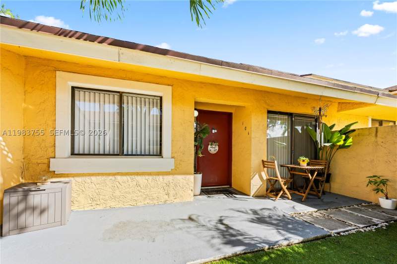 2 bedroom Condominium at 505 NW 214th St 101, Misty Lake Condo, Miami Gardens — photo 2