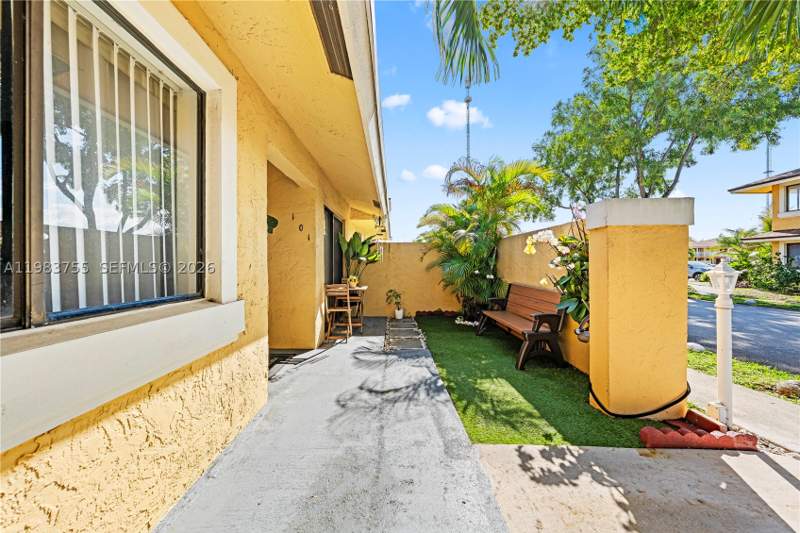 2 bedroom Condominium at 505 NW 214th St 101, Misty Lake Condo, Miami Gardens — photo 3