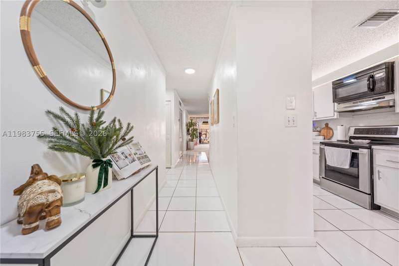 2 bedroom Condominium at 505 NW 214th St 101, Misty Lake Condo, Miami Gardens — photo 4