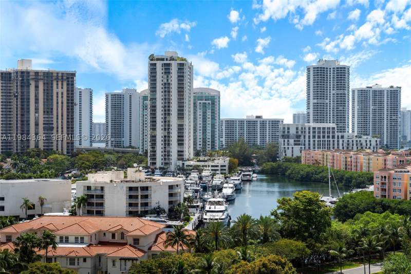 2 bedroom Condominium at 20000 E Country Club Dr 1109, Turnberry Vlg No Tower Co, Aventura — photo 2