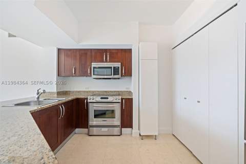 20000 E Country Club Dr 1109, Aventura FL - photo 8 of 46
