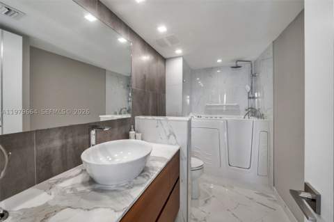 2000 Towerside Ter Ph2, Miami FL - photo 17 of 37