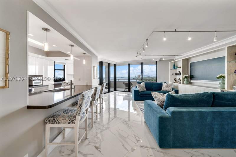 3 bedroom Condominium at 2000 Towerside Ter Ph2, Towers Of Quayside Condo, Miami — photo 3