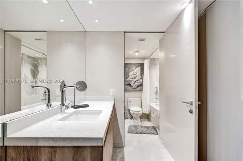 300 Bayview Dr 205, Sunny Isles Beach FL - photo 22 of 33