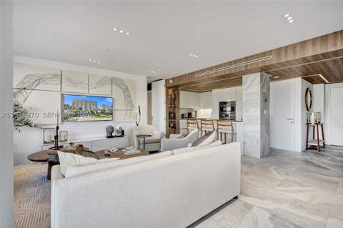 300 Bayview Dr 205, Sunny Isles Beach FL - photo 9 of 33