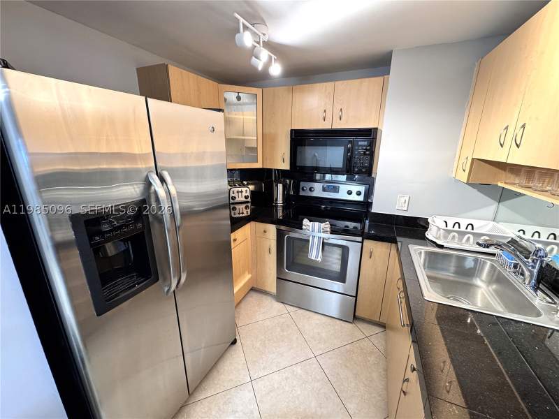 2 bedroom Condominium at 9195 Collins Ave Ph4, Carlisle On The Ocean, Surfside — photo 5