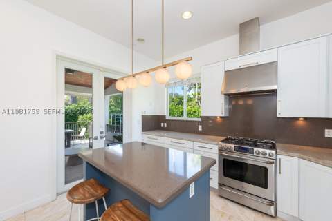 717 Benevento Ave, Coral Gables FL - photo 6 of 28