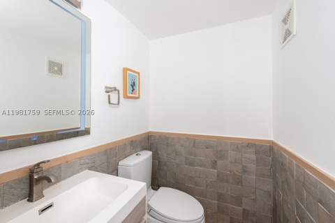 717 Benevento Ave, Coral Gables FL - photo 8 of 28