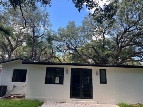 666 NE 164th Ter, Miami FL - photo 16 of 24