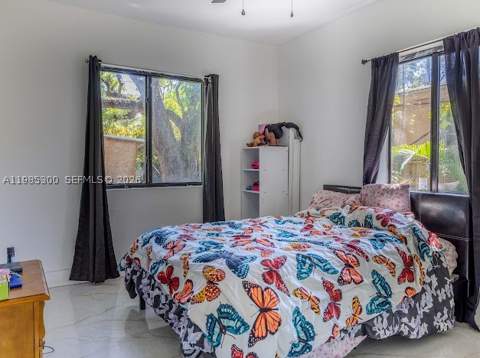 666 NE 164th Ter, Miami FL - photo 8 of 24