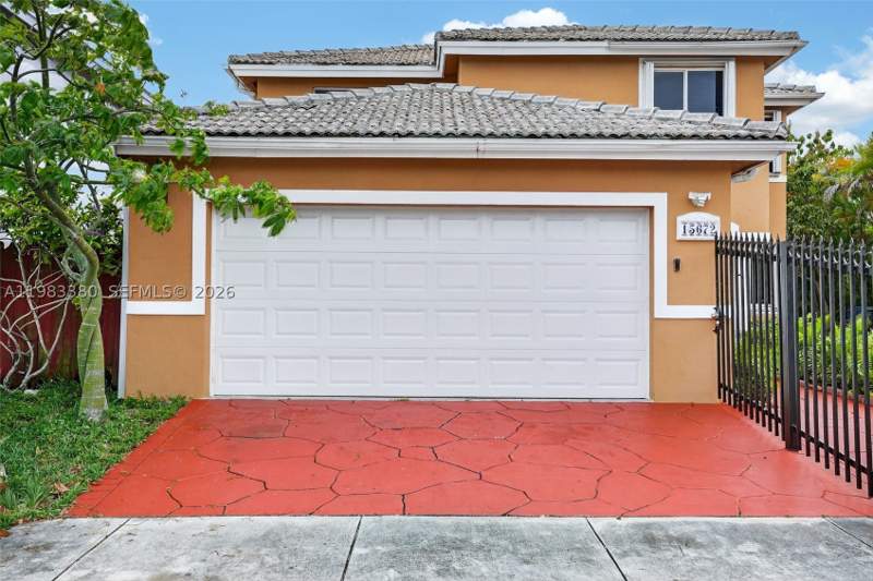 5 bedroom SingleFamilyResidence at 15672 SW 91st Ln, Sunnyview Sub, Miami — photo 4
