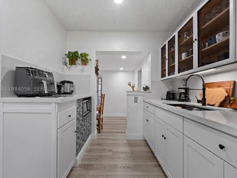 9365 Jamaica Dr, Cutler Bay FL - photo 12 of 32