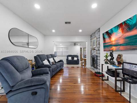 9365 Jamaica Dr, Cutler Bay FL - photo 6 of 32
