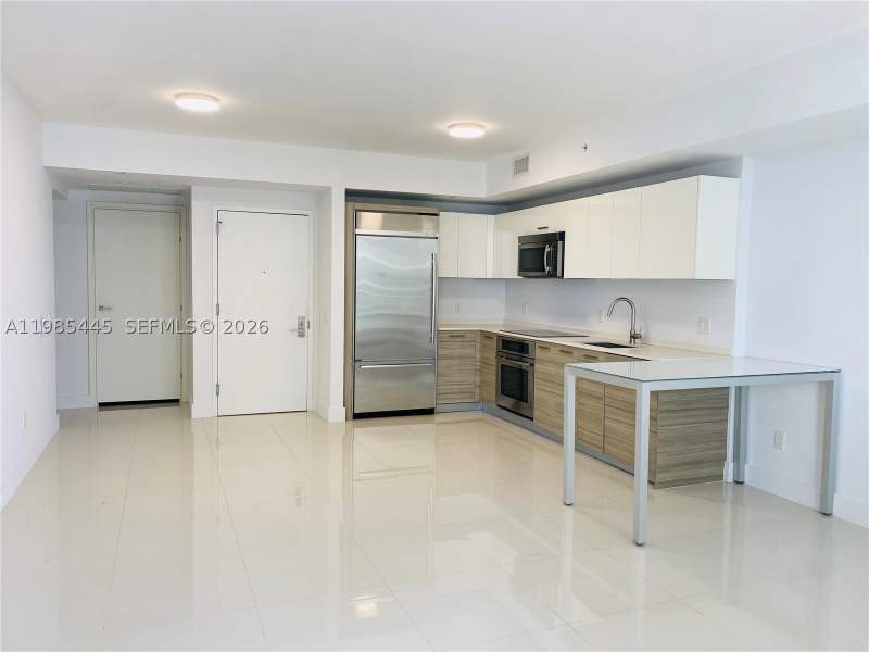 2 bedroom Condominium at 1300 Brickell Bay Dr 1903, BRICKELLHOUSE CONDO, Miami — photo 2
