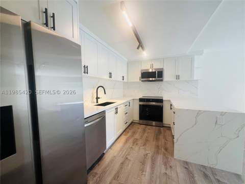 201 Jefferson Ave 4C, Miami Beach FL - photo 18 of 35