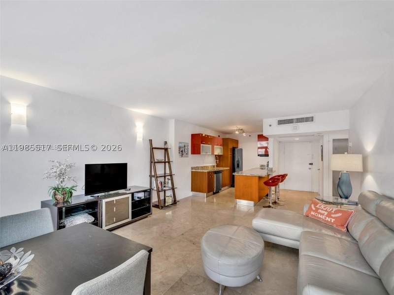 1 bedroom Condominium at 100 Lincoln Rd 308, The Decoplage Condo, Miami Beach — photo 2