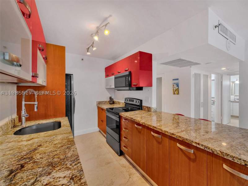 1 bedroom Condominium at 100 Lincoln Rd 308, The Decoplage Condo, Miami Beach — photo 5