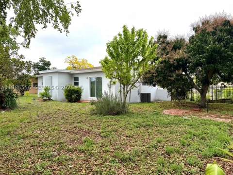 2251 NW 180th Ter, Miami Gardens FL - photo 13 of 16