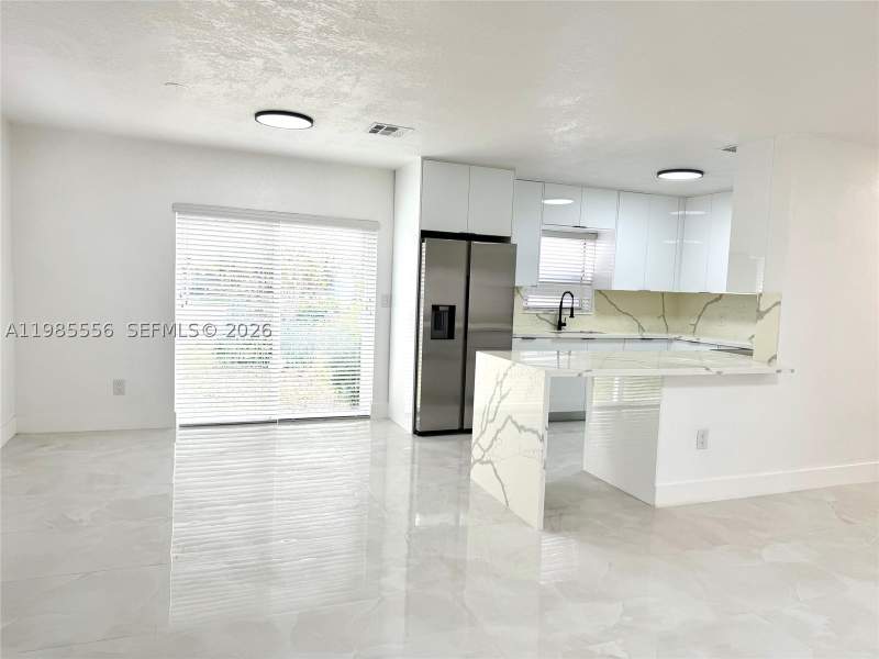 3 bedroom SingleFamilyResidence at 2251 NW 180th Ter, Mark-Alan Manor, Miami Gardens — photo 4