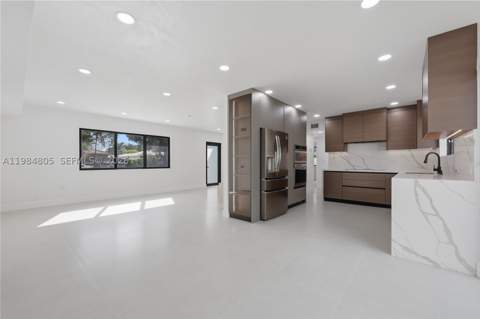 10910 NE 9th Ct, Biscayne Park FL - photo 12 of 37