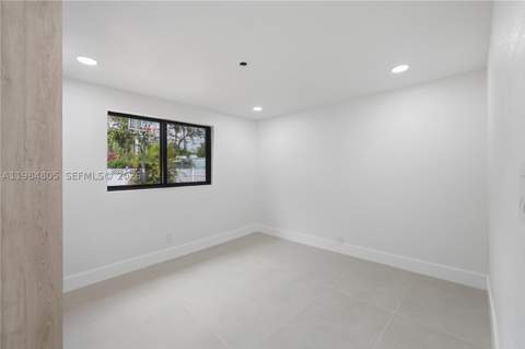 10910 NE 9th Ct, Biscayne Park FL - photo 22 of 37