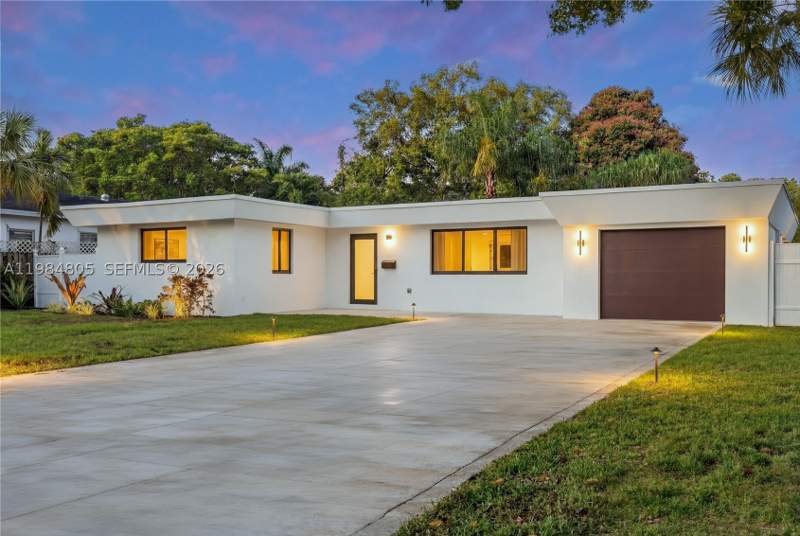 4 bedroom SingleFamilyResidence at 10910 NE 9th Ct, Berna Gilda Addn, Biscayne Park — photo 3