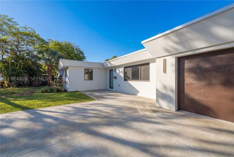 4 bedroom SingleFamilyResidence at 10910 NE 9th Ct, Berna Gilda Addn, Biscayne Park — photo 4