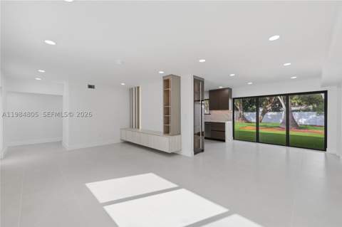 10910 NE 9th Ct, Biscayne Park FL - photo 6 of 37