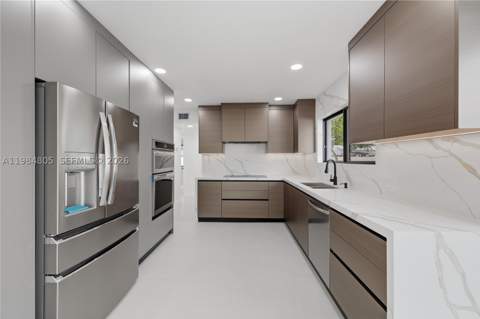 10910 NE 9th Ct, Biscayne Park FL - photo 8 of 37