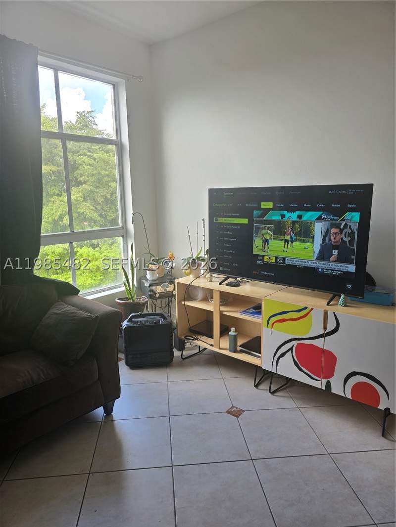 1 bedroom Condominium at 7420 W 20th Ave 451, Royal Palms Condo, Hialeah — photo 4