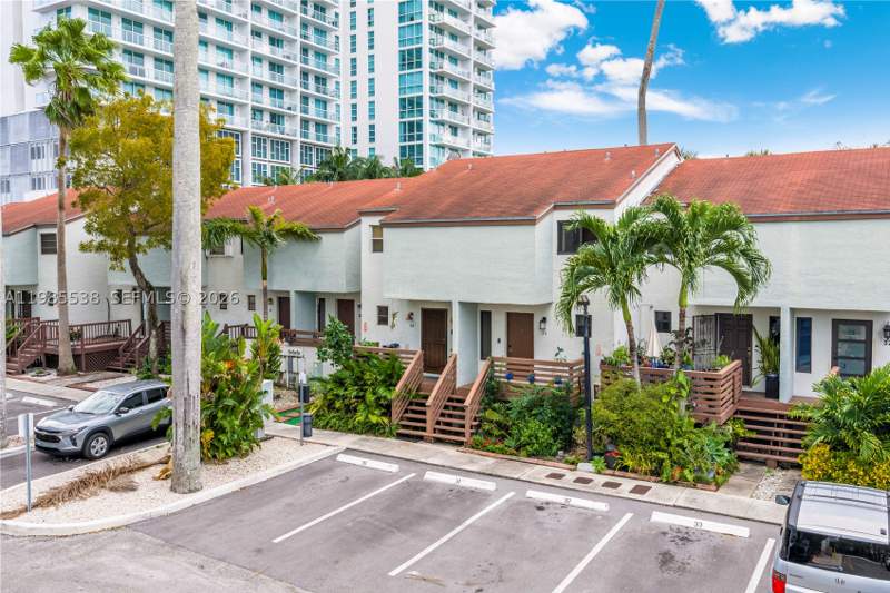 2 bedroom Townhouse at 1901 NW S River Dr 30C, River Club Townhouse Cond, Miami — photo 2