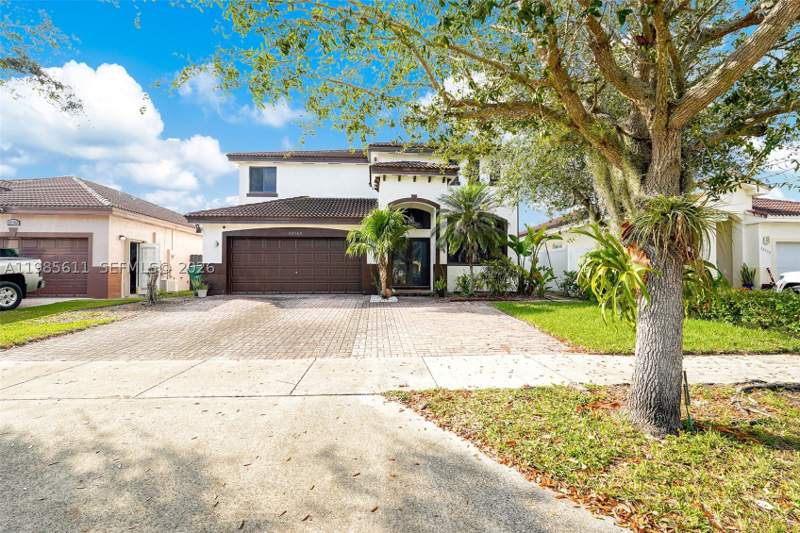 4 bedroom SingleFamilyResidence at 22542 SW 103rd Ct, Herfa Sub, Cutler Bay — photo 2