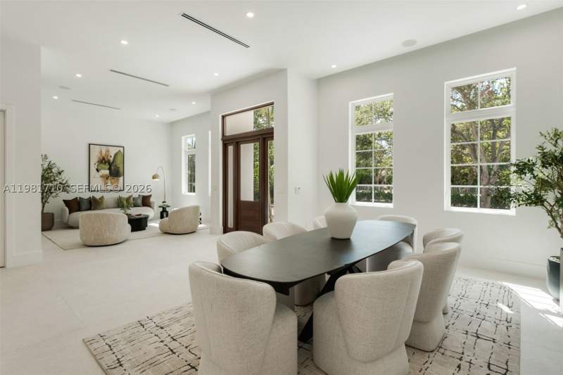 7 bedroom SingleFamilyResidence at 14100 Old Cutler Rd, Farmers Acres, Palmetto Bay — photo 2