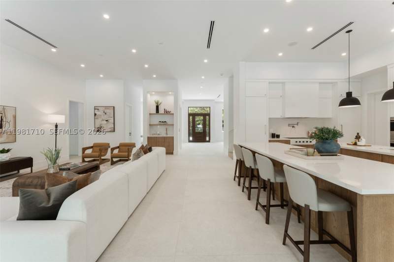 7 bedroom SingleFamilyResidence at 14100 Old Cutler Rd, Farmers Acres, Palmetto Bay — photo 5