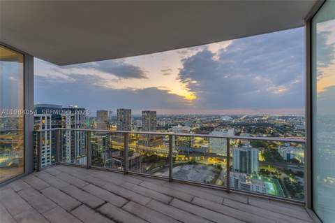 851 NE 1st Ave 4010, Miami FL - photo 18 of 33