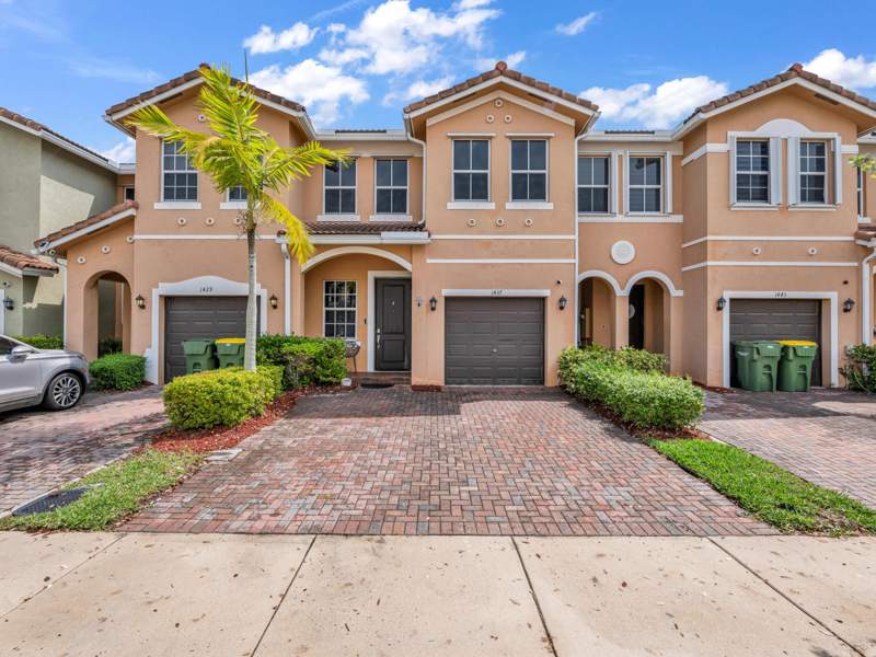 4 bedroom Townhouse at 1437 SE 23rd Terrace, Keys Garden, Homestead — photo 2