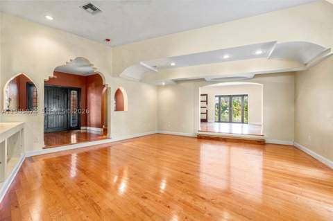 3310 Garden Ave, Miami Beach FL - photo 17 of 37