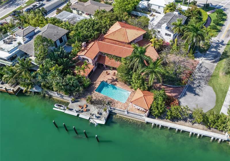 6 bedroom SingleFamilyResidence at 3310 Garden Ave, Garden Sub Amd Pl, Miami Beach — photo 3