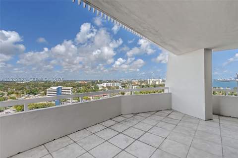 2000 Towerside Ter Ph11, Miami FL - photo 15 of 57
