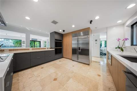 5981 SW 136th St, Pinecrest FL - photo 11 of 54