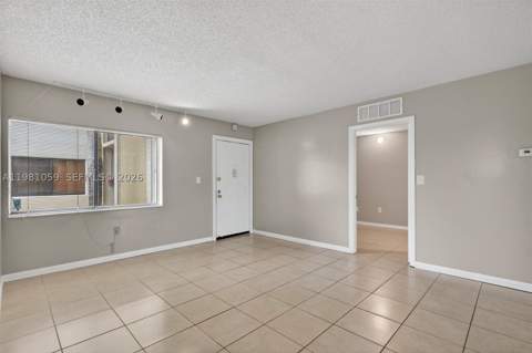 8065 SW 107th Ave 106, Miami FL - photo 8 of 26