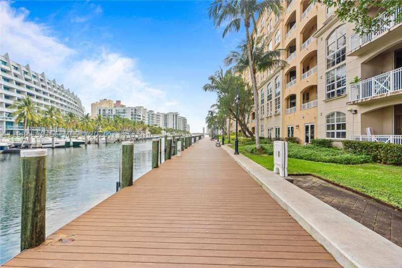 2 bedroom Condominium at 3001 NE 185th St 716, Alaqua, Aventura — photo 2