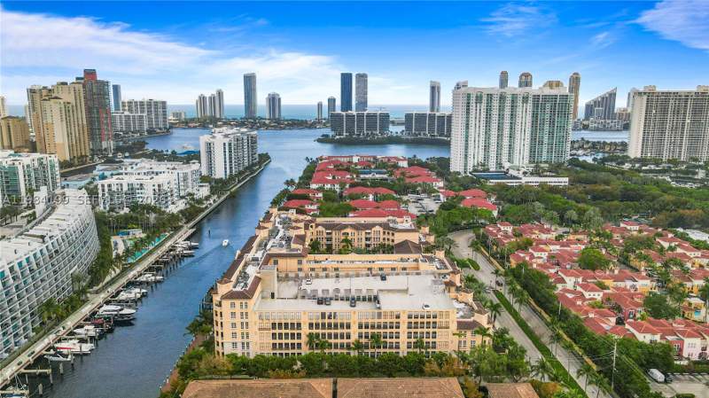 2 bedroom Condominium at 3001 NE 185th St 716, Alaqua, Aventura — photo 3